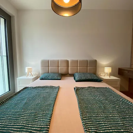 New Air Conditioned Apartment, Private Parking 公寓 布拉迪斯拉发