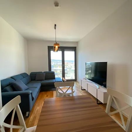 New Air Conditioned Apartment, Private Parking 公寓 布拉迪斯拉发
