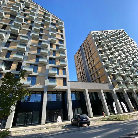 New Air Conditioned Apartment, Private Parking Appartement